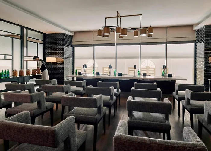 Hotel Stripes Kuala Lumpur, Autograph Collection